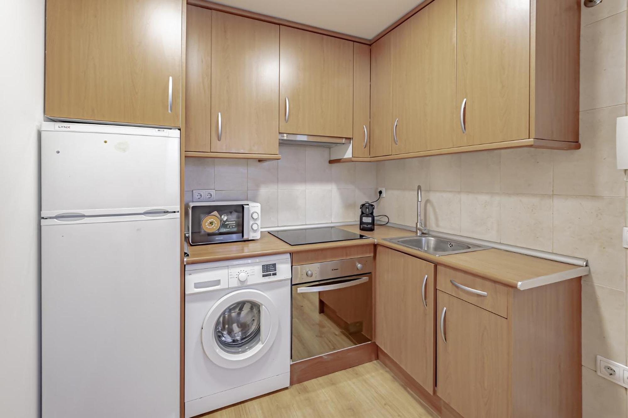 Apartamentos Noviembre Μαδρίτη Εξωτερικό φωτογραφία