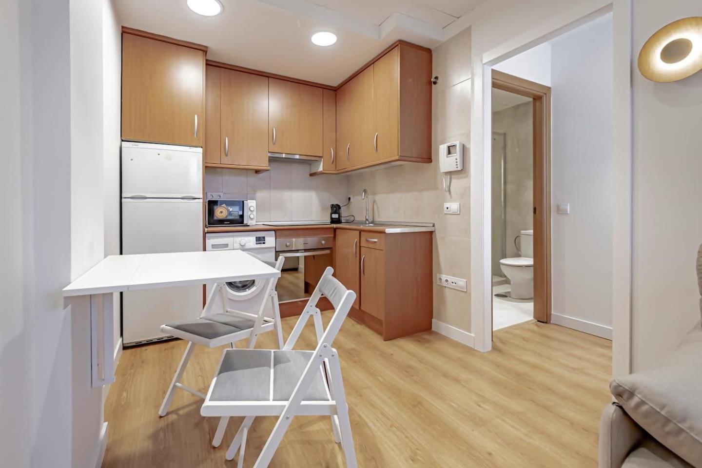 Apartamentos Noviembre Μαδρίτη Εξωτερικό φωτογραφία