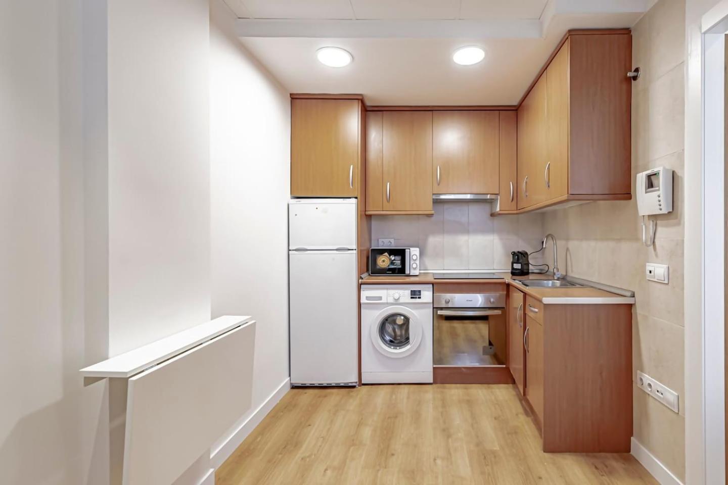 Apartamentos Noviembre Μαδρίτη Εξωτερικό φωτογραφία
